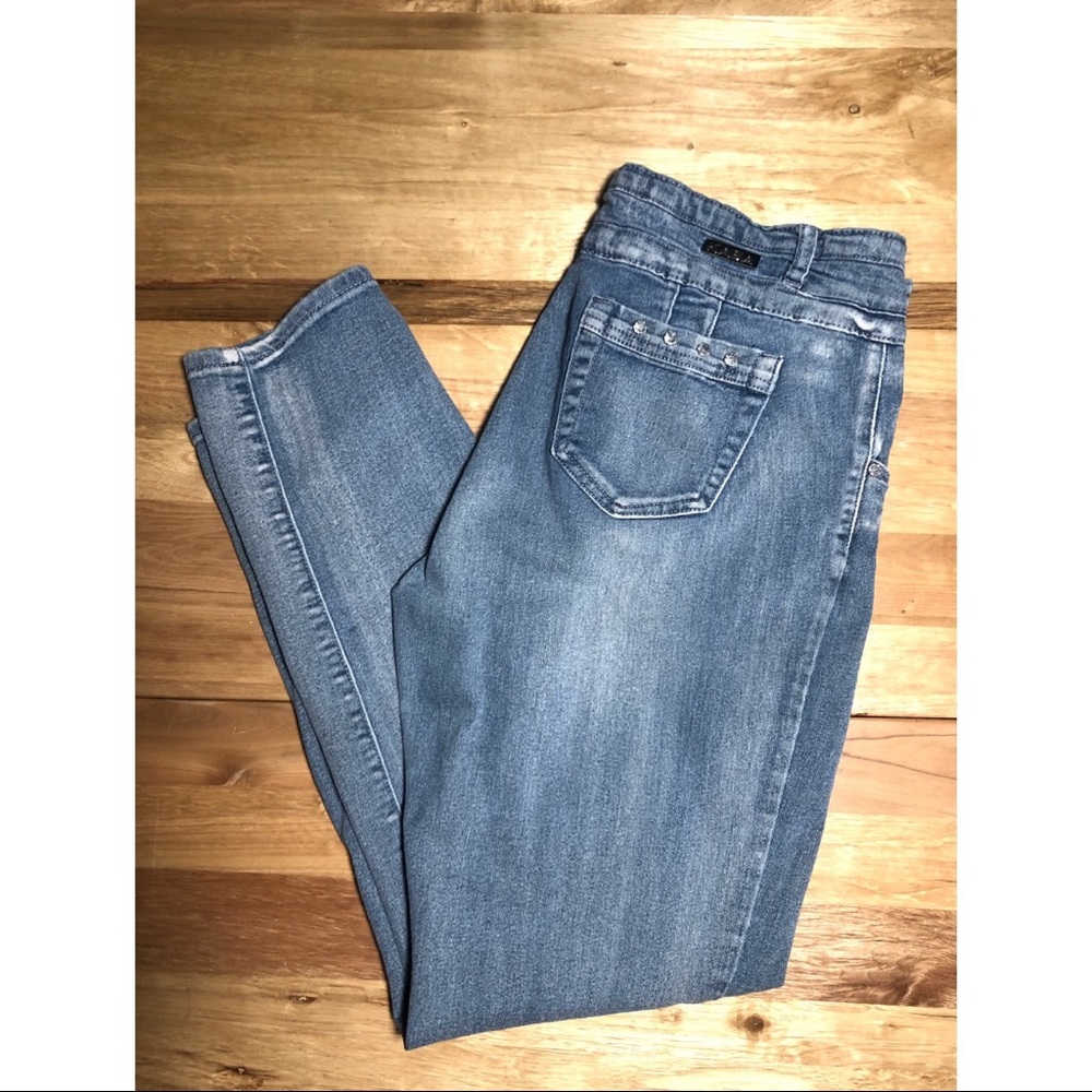Women’s KABA Jeans Size: 16